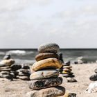 Steinturm am Meer