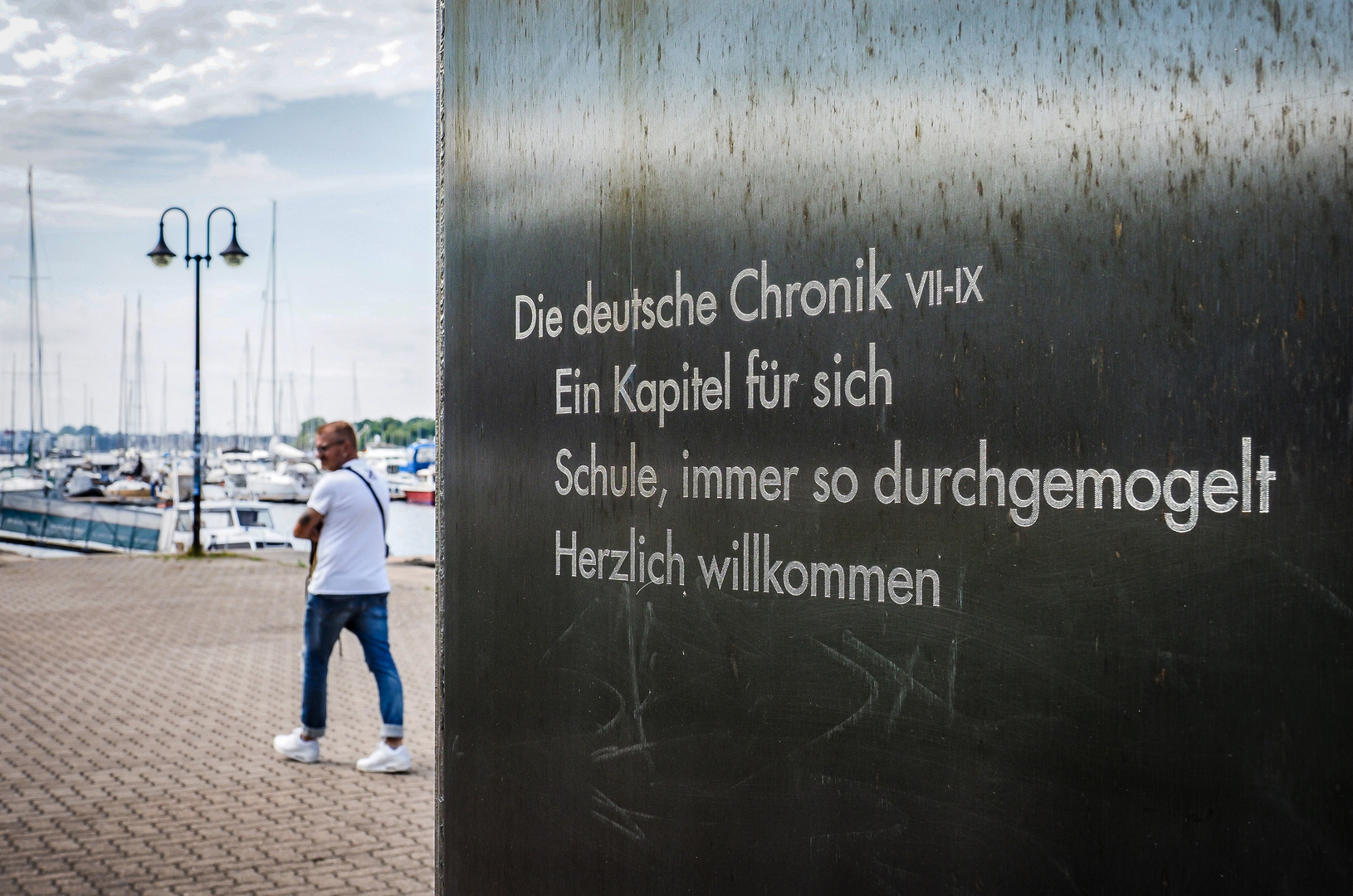 Stelen erinnern am Stadthafen an Rostocks Ehrenbürger Walter Kempowski