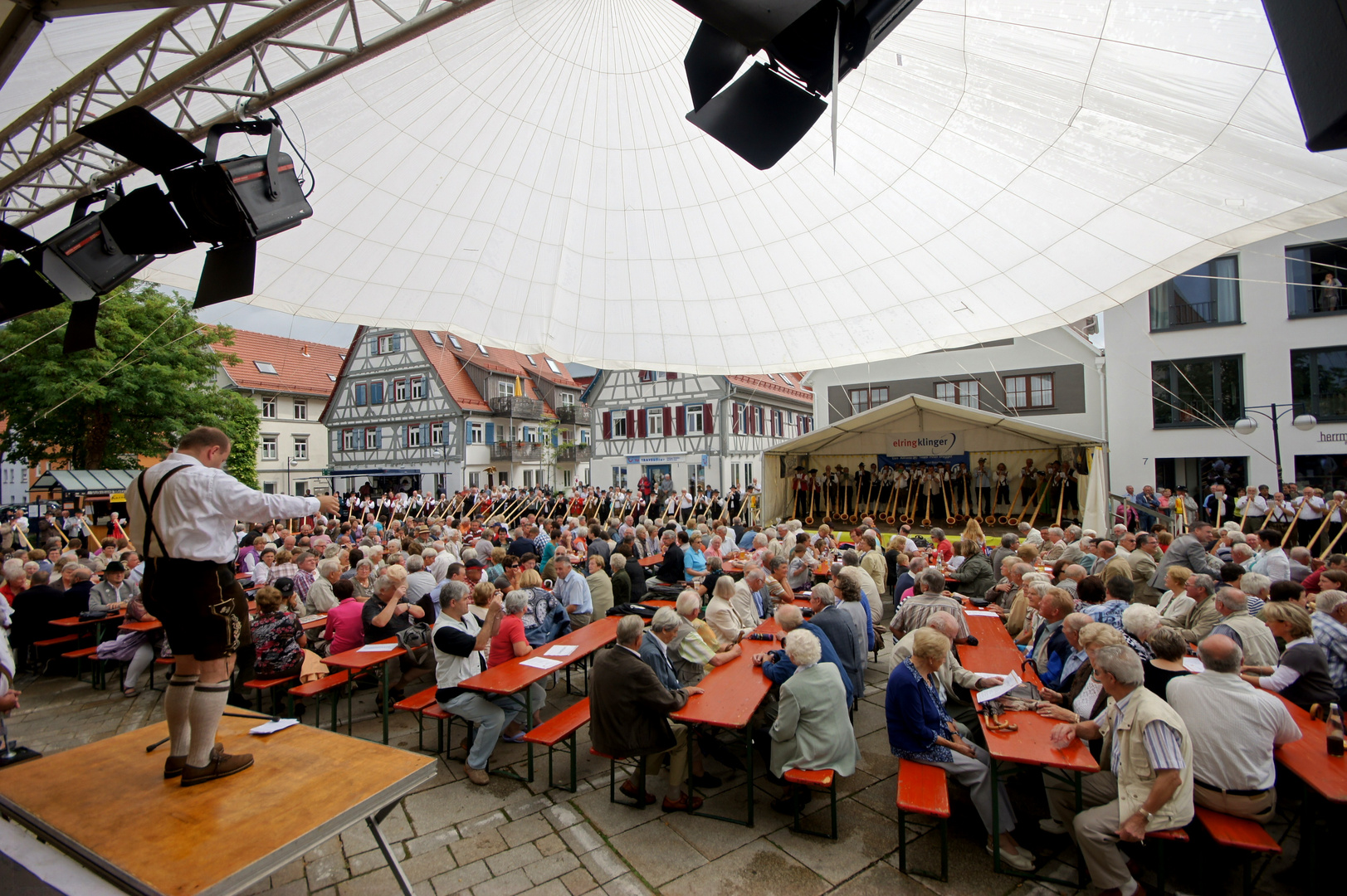 Stelldichein der Alphornbläser