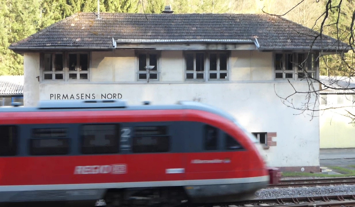 Stellwerk am Bahnhof...