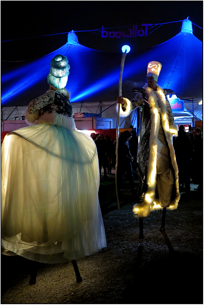 Stelzen "Illumina"  - Tollwood Winter 2016 - München