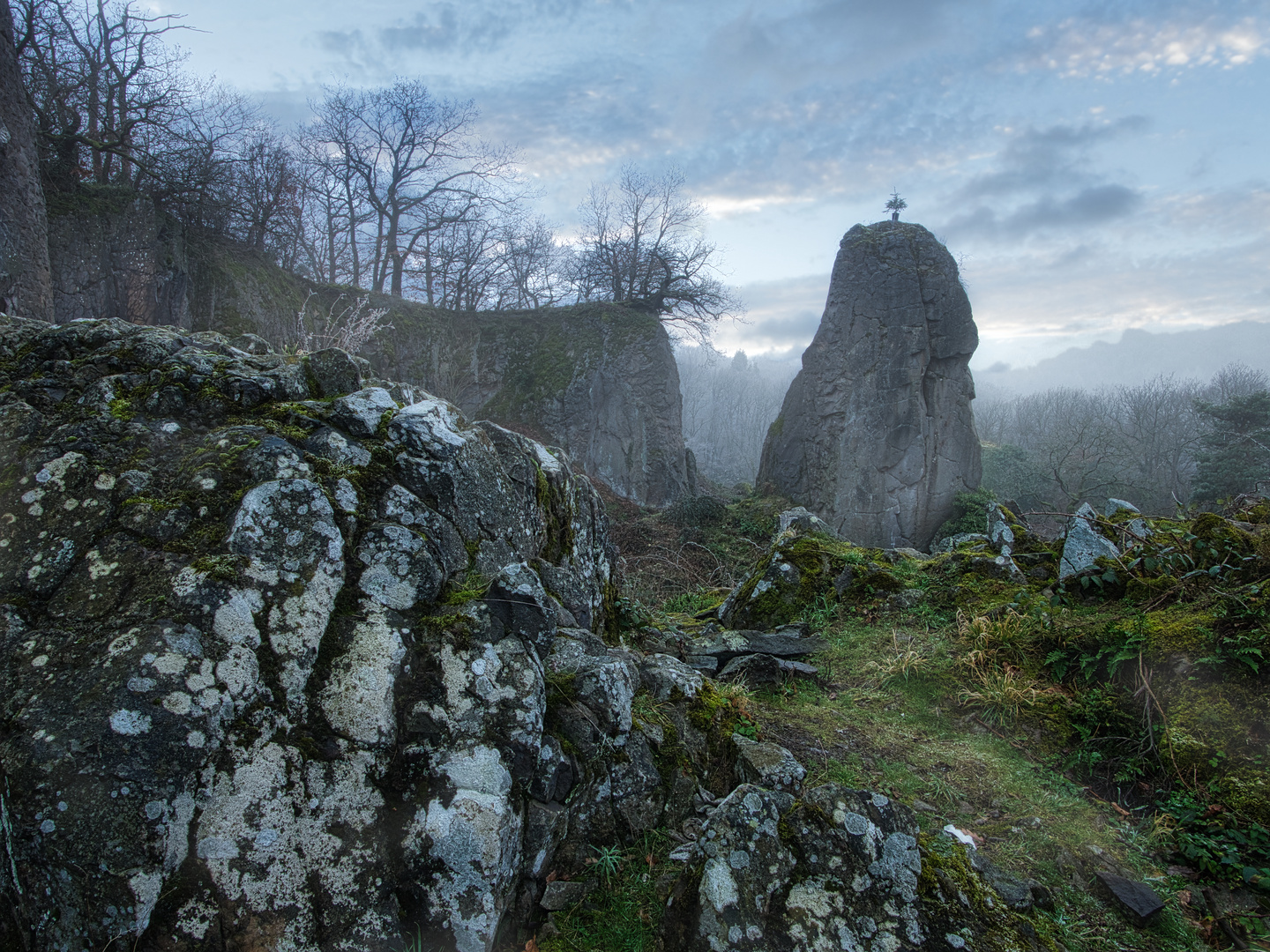 Stenzelberg im Siebengebirge -mystisch-