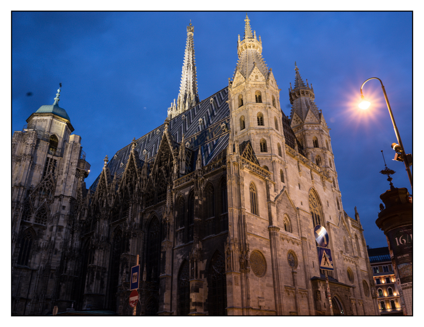 Stephansdom in Wien zur blauen Stunde