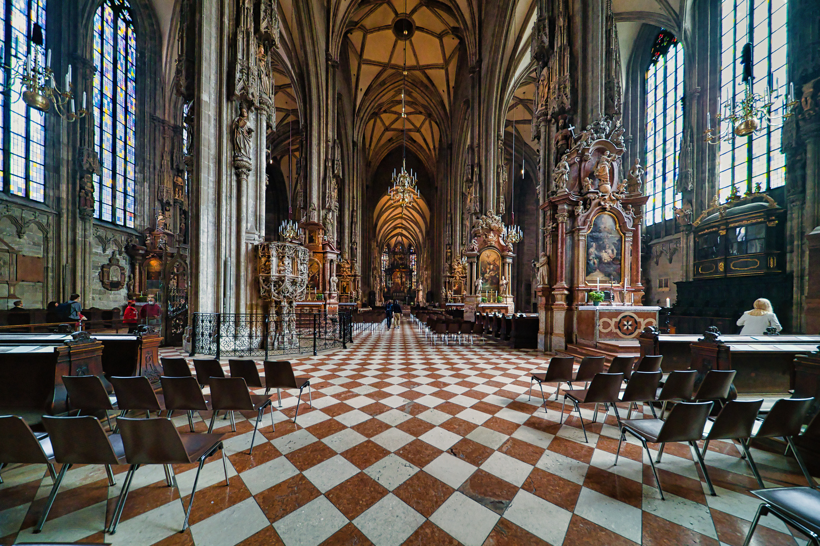 Stephansdom Innenansicht (01)