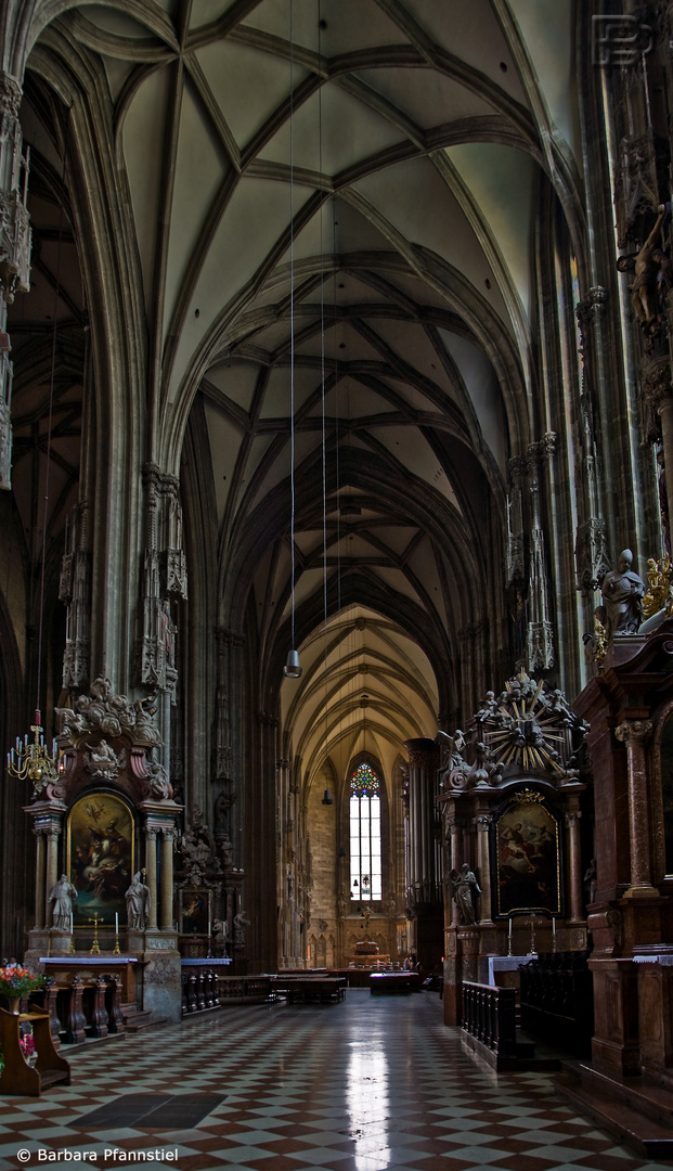 Stephansdom Seitenschiff