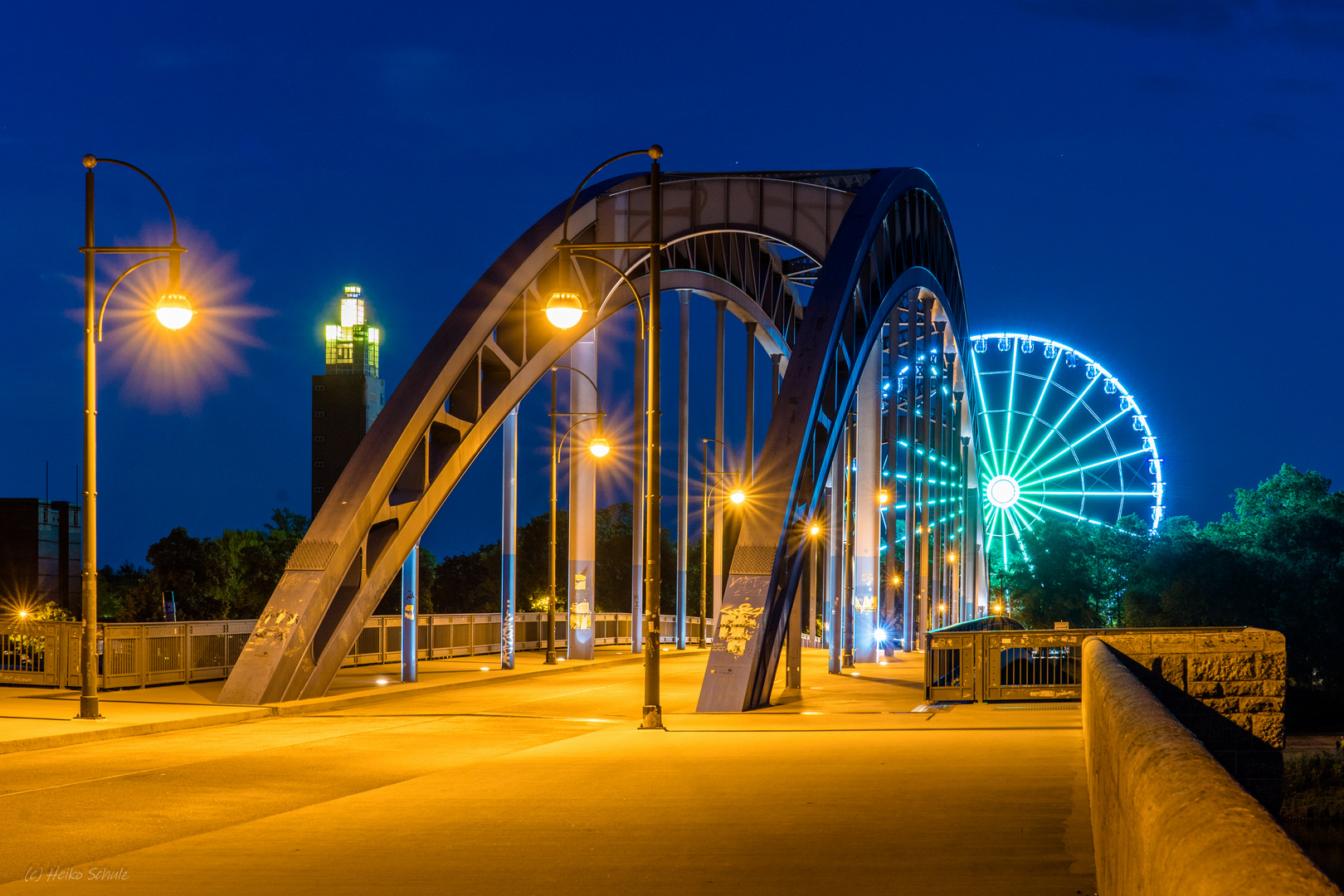 Sternbrücke, Albinmüller-Turm und Wheel of Hope