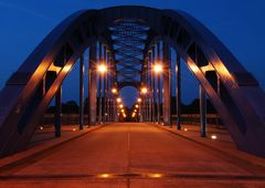 Sternbrücke...kurz nach der blauen Stunde...22.24 Uhr