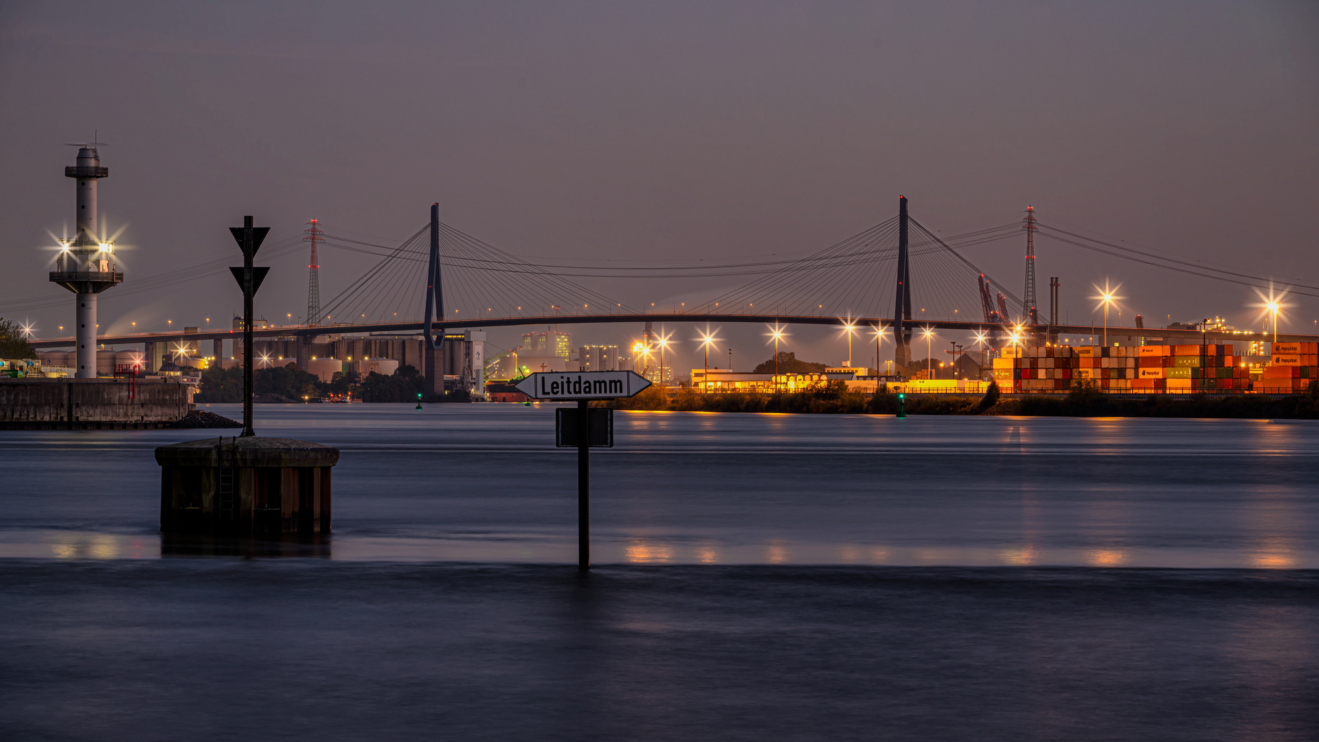 Sternchen an der Köhlbrandbrücke