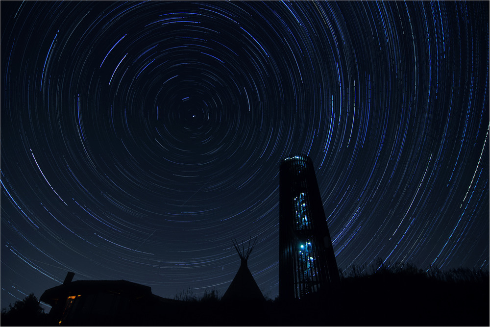 Sterne über dem Indianerzelt - Startrails -