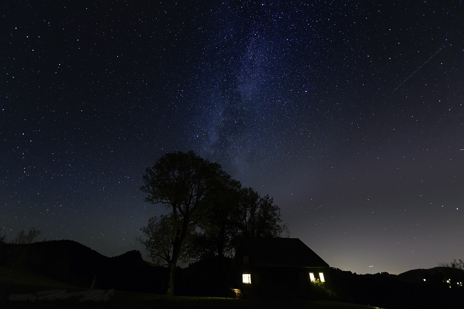 Sternenhimmel mit Milchstrasse über dem Appenzell
