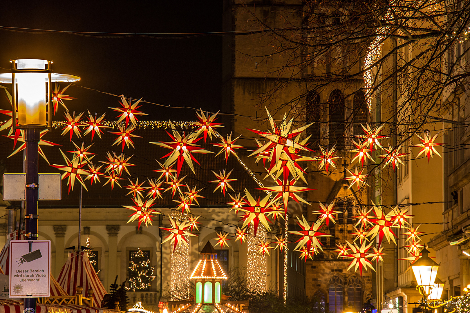 Sternenhimmel übern Weihnachtsmarkt.....