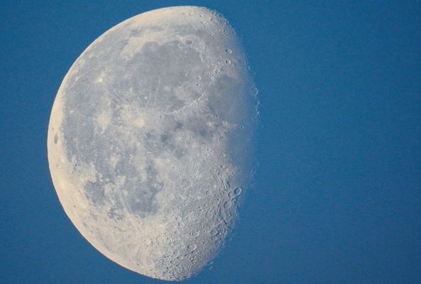 STERNENSTAUB UND MONDTRÄUME