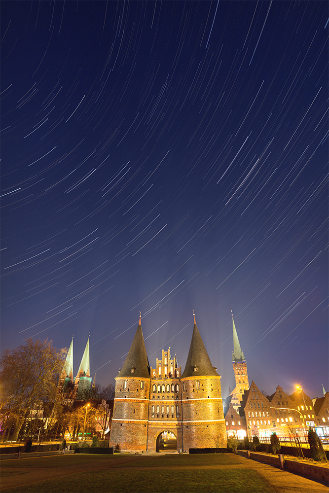 Sternentor - [Startrails]