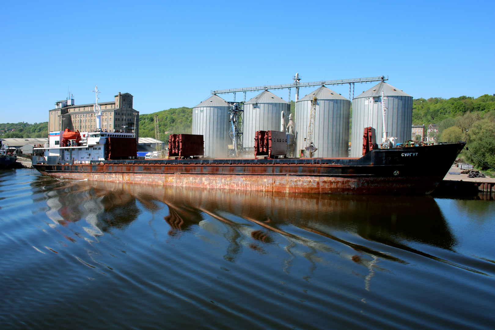 Stettin - ein russischer Frachter...