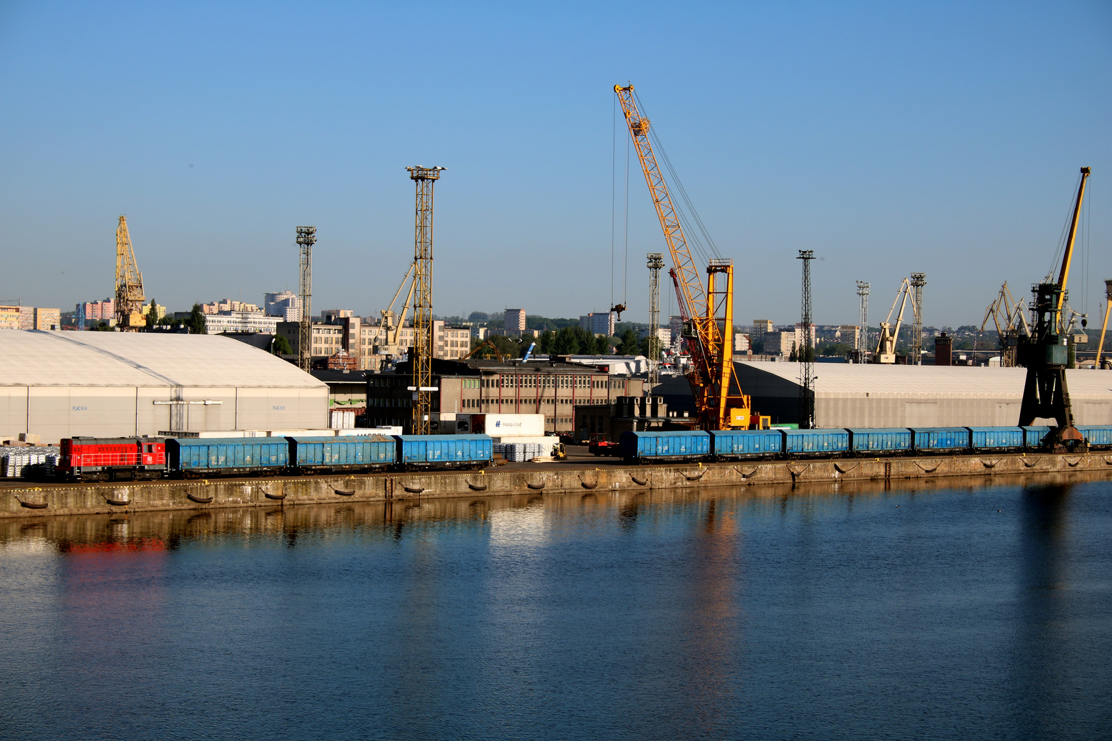 Stettin - Hafenanlage mit Güterzug 