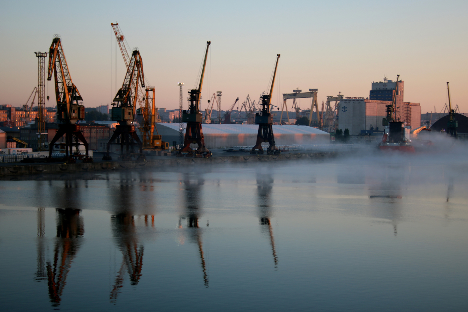 Stettin - Hafenanlagen bei Sonnenaufgang