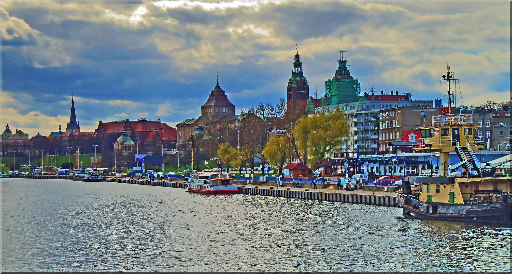 Stettin-Hakenterasse in letztem Tageslicht