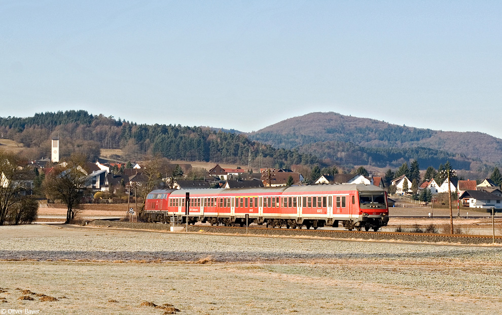 Steuerwagen voraus in den Tag