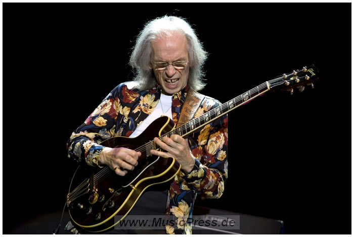 ..:: Steve Howe - YES ::..