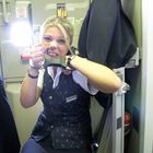 Stewardess gefangen.....Hilfe....