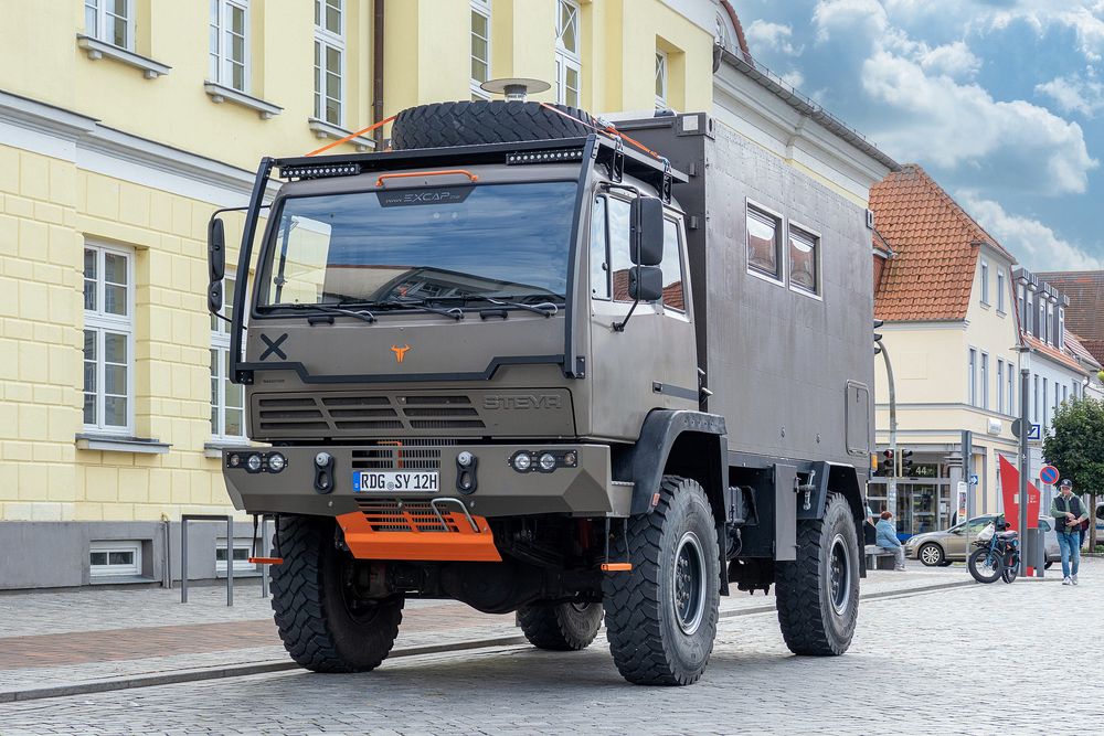 Steyr 12M28 als Reisemobil