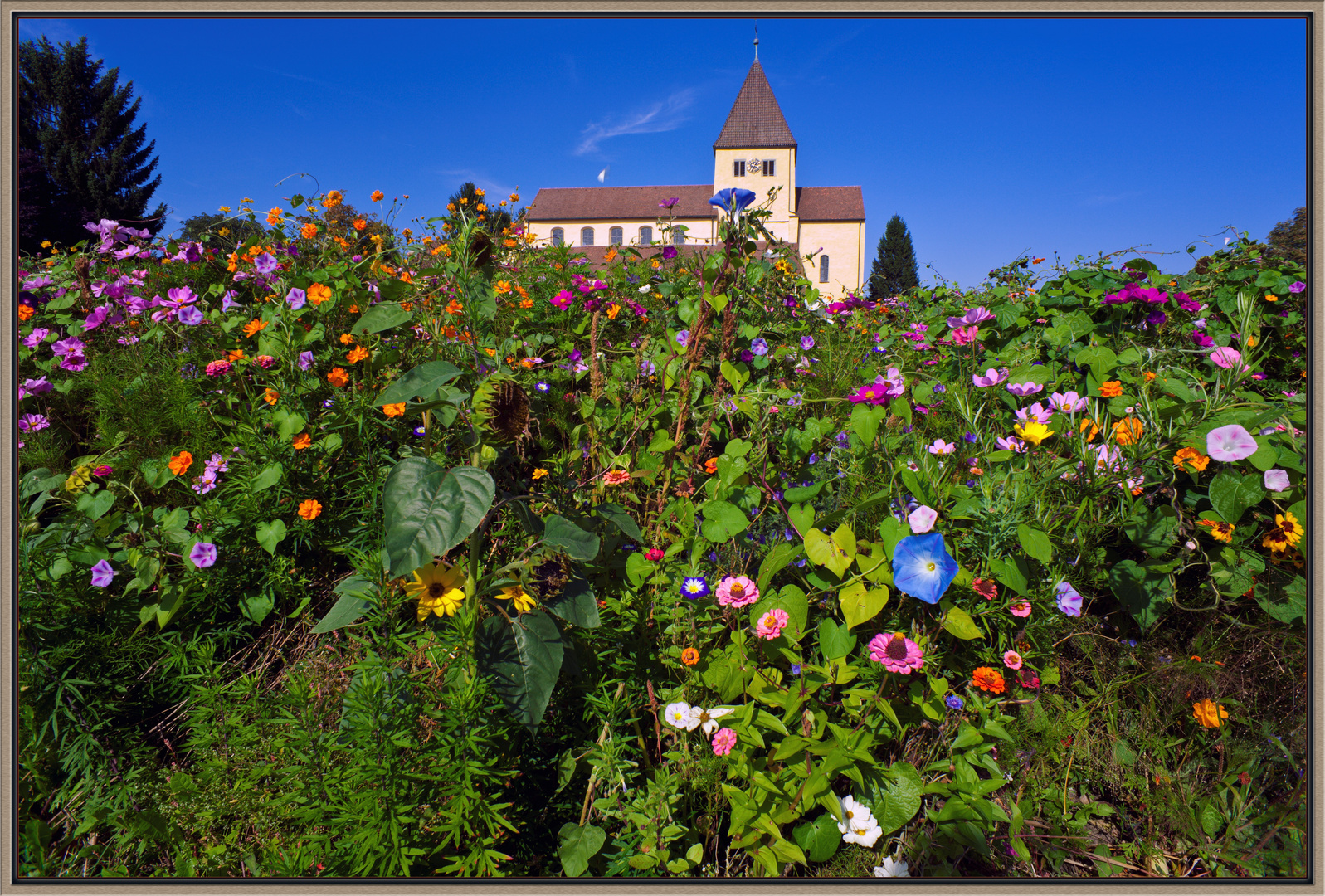 St.Georg, Insel Reichenau, oder: "Gott ist Liebe"