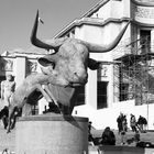 Stier und Hirsch - Bronzeplastik am Trocadero