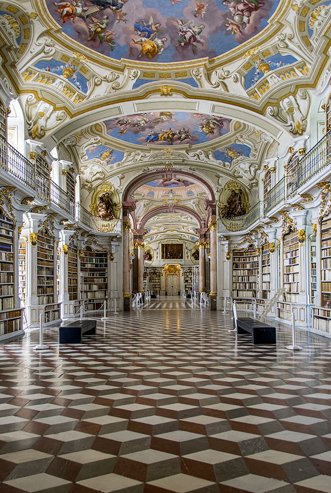 Stift Admont - Blick in die berühmte Bibliothek
