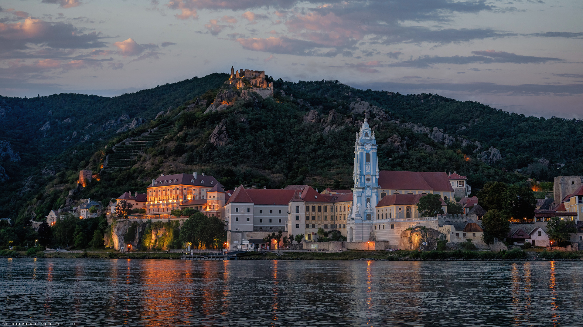  Stift Dürnstein, das Barockjuwel der Wachau.