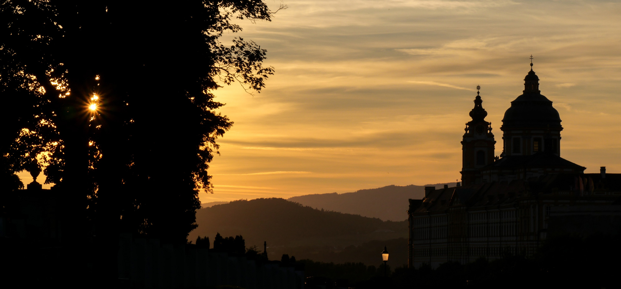 Stift Melk im Abendlicht