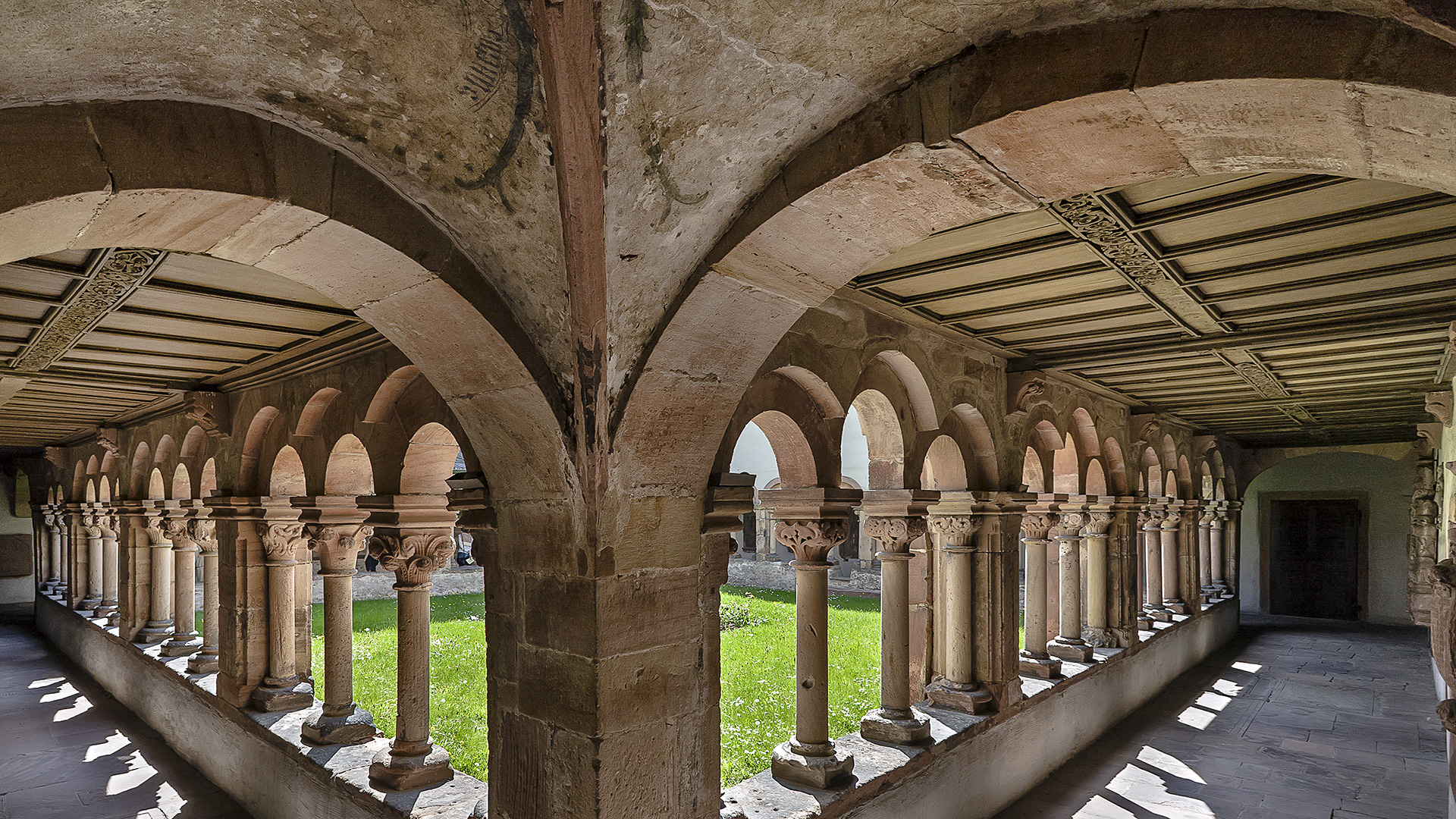 STIFTSBASILIKA Hl. Petrus und Alexander, ASCHAFFENBURG - Romanischer Kreuzgang