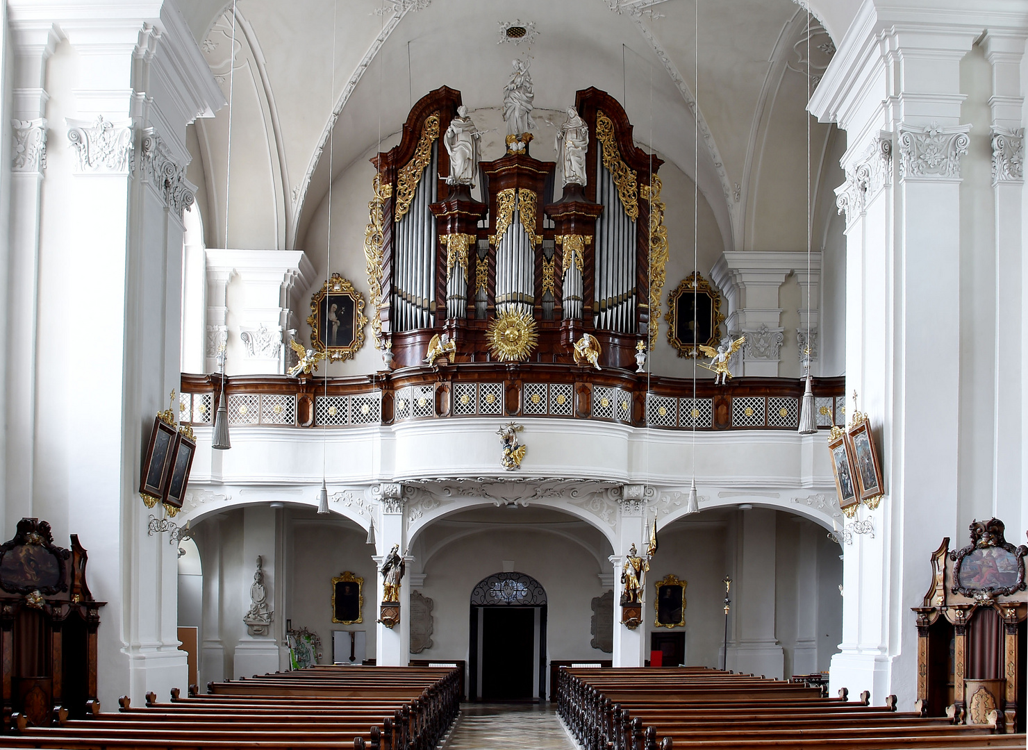  Stiftskirche Mariä Himmelfahrt Obermedlingen Blick zur Orgel