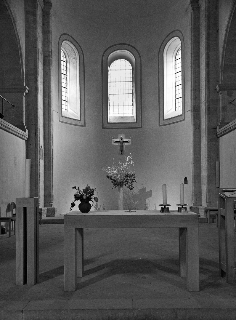 Stiftskirche St. Petrus Petersberg bei Wettin und Halle/Saale - Altar