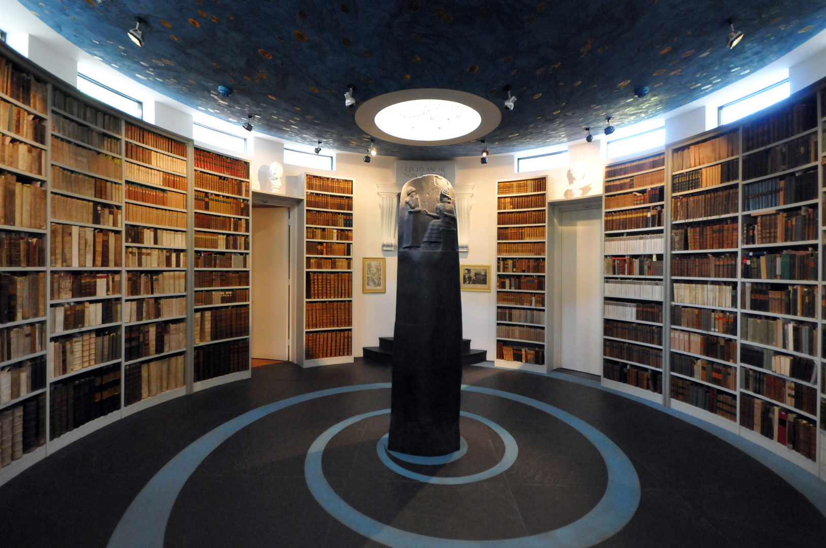 Stiftung Bibliothek Werner Oechslin mit Sitz in Einsiedeln Foto & Bild