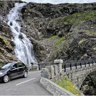 Stigfossbrua Brücke und Stigfossen Wasserfal