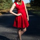 Stil im roten Kleid