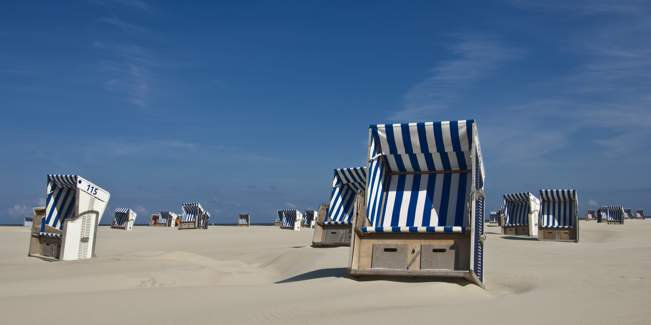 Still-Life aus Strand und Korb