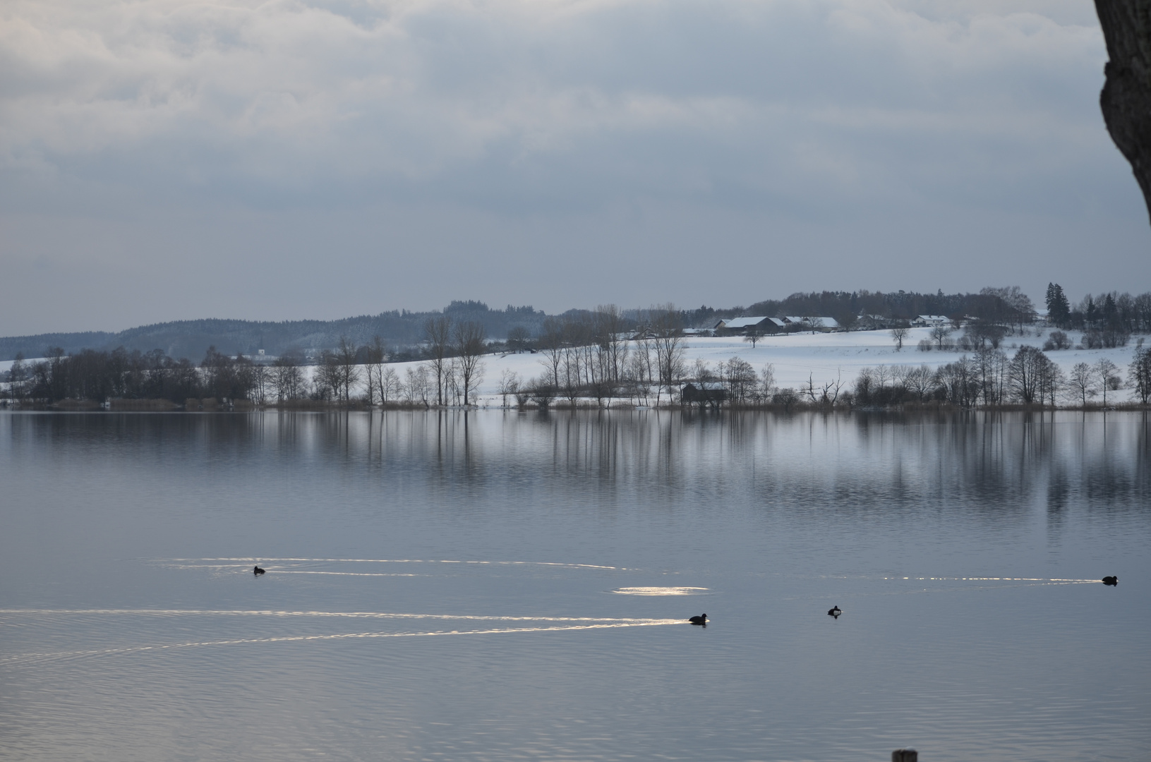 Still und Stad ruht der See