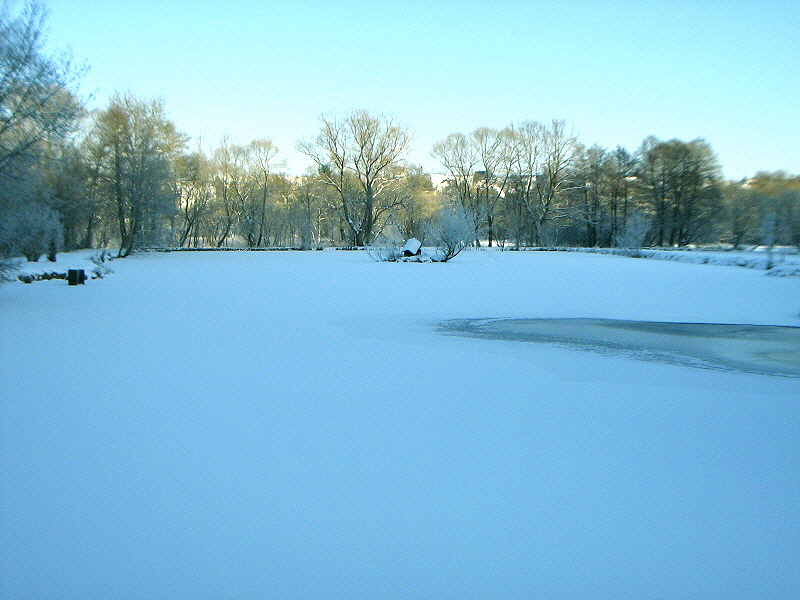 still und starr ruht der see