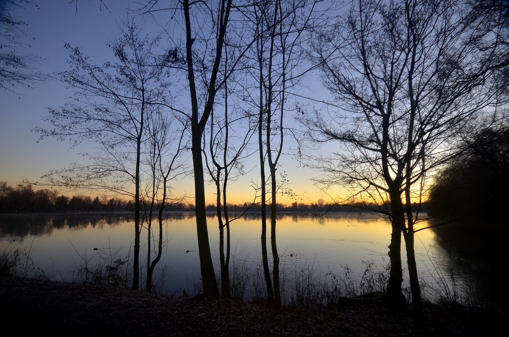 still und starr ruht der see