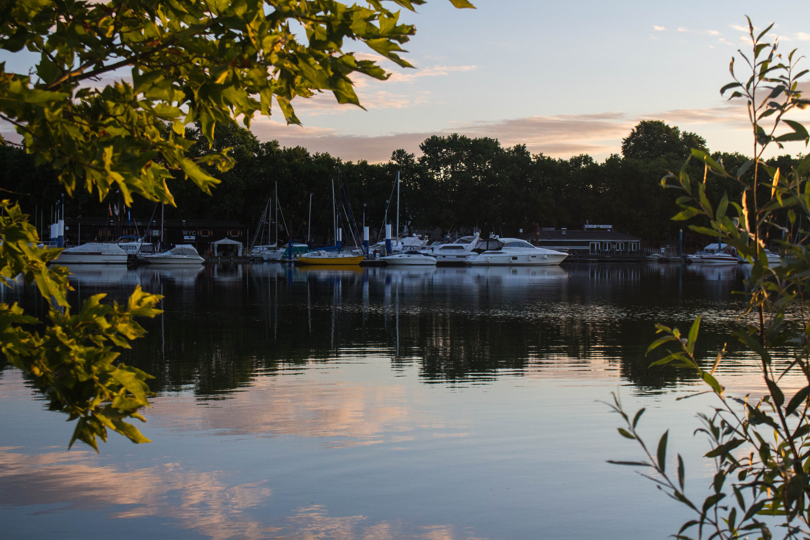 Stille am Hafen