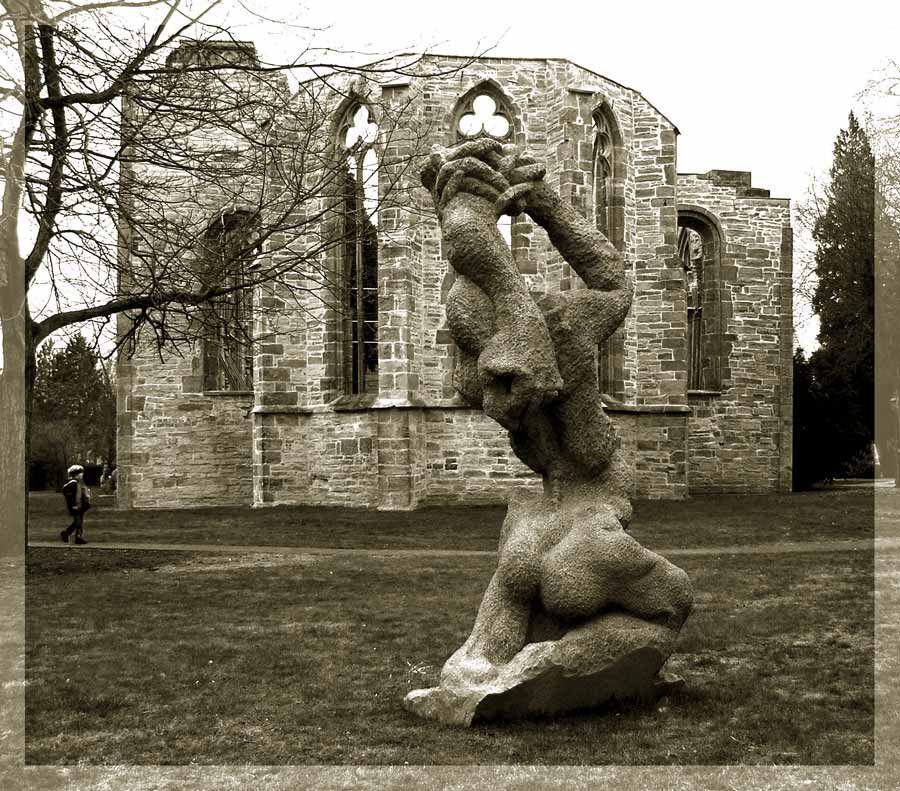 Stille Andacht einer Skulptur