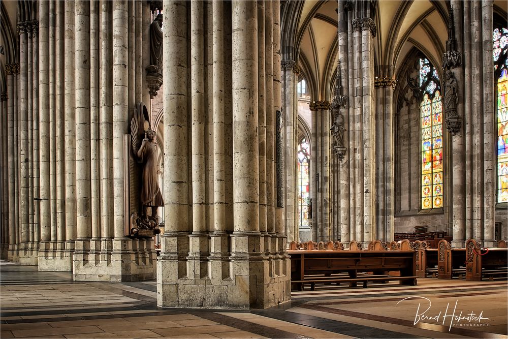 Stille ... im Dom zu Kölle ....