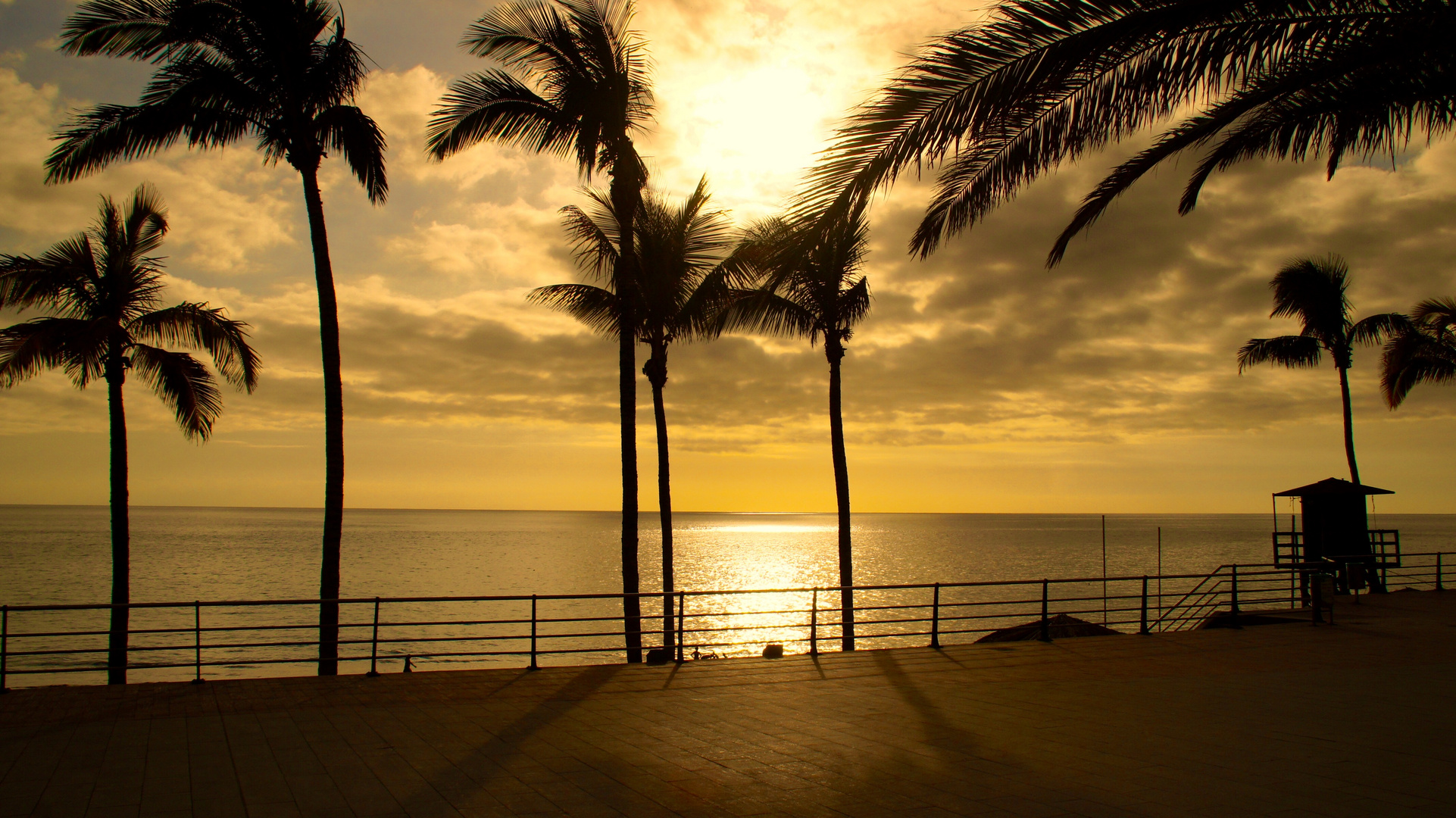 stille Momente an der Strandpromenade von Puerto Naos