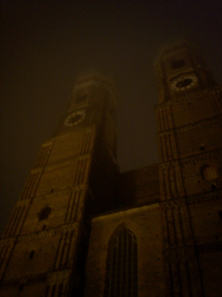 Stille Nacht, Heilige Nacht ... (Frauenkirche vor der Christmette 2007)