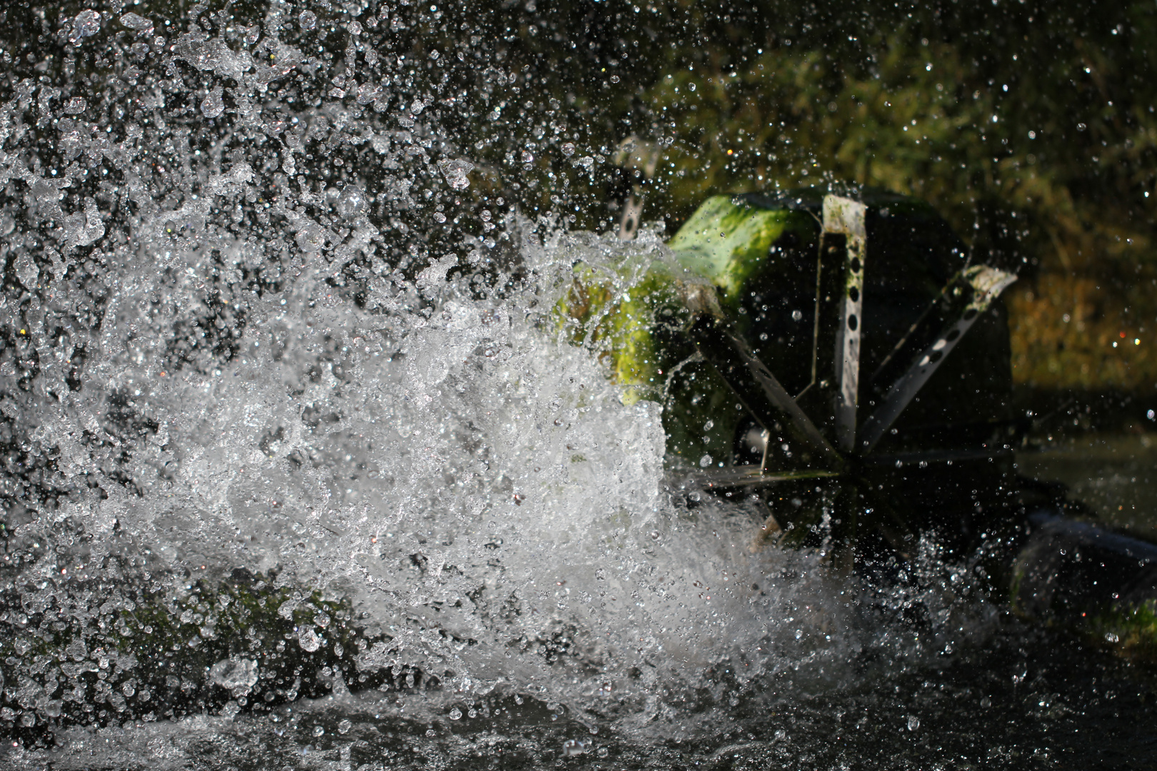 Stille Räder spritzen hoch