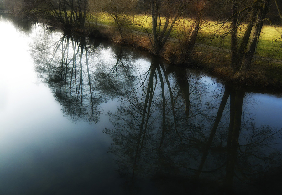 Stille Wasser by Alfred Gschweng