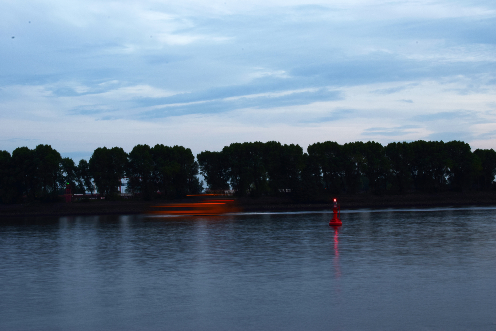 Stilleben auf der Elbe