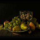 Stilleben mit Obst und Nüssen