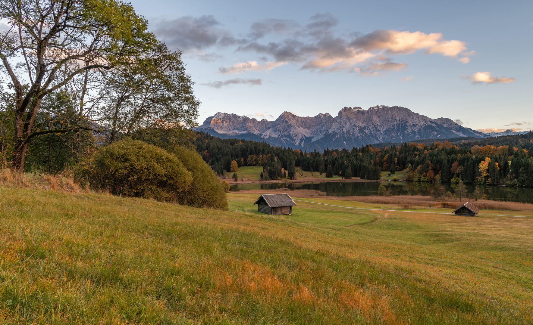 Stiller Herbstabend am See